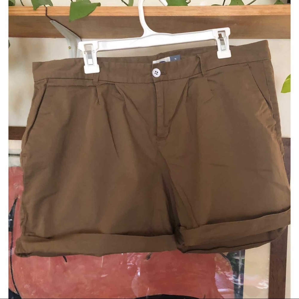 Old navy cuffed twill shorts